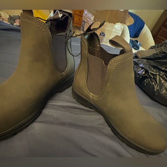 - NWT- Men's Slate Grey Green Chelsea Boots 
MSRP$ 49 - Picture 2 of 11